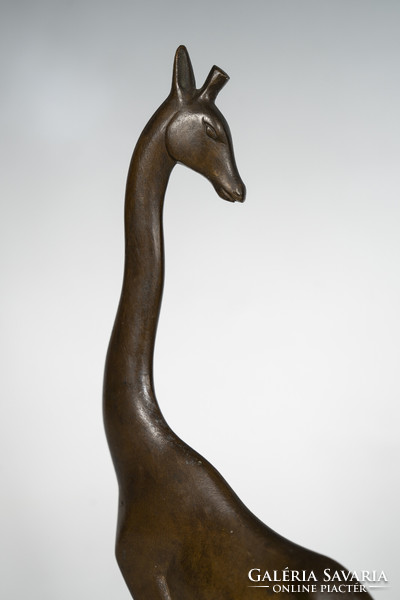 Bronz zsiráf szobor