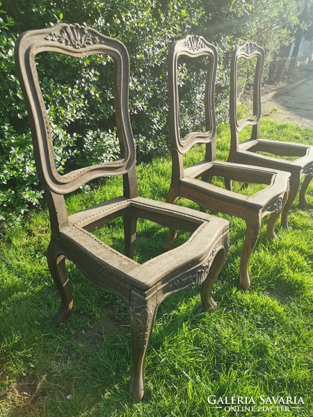 3 antique oak chairs for sale / frame / for renovation