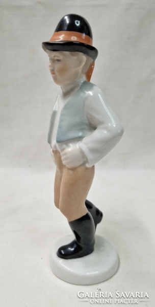 Régi ritka Aquincumi porcelán táncoló fiú figura hibátlan állapotban 16 cm.