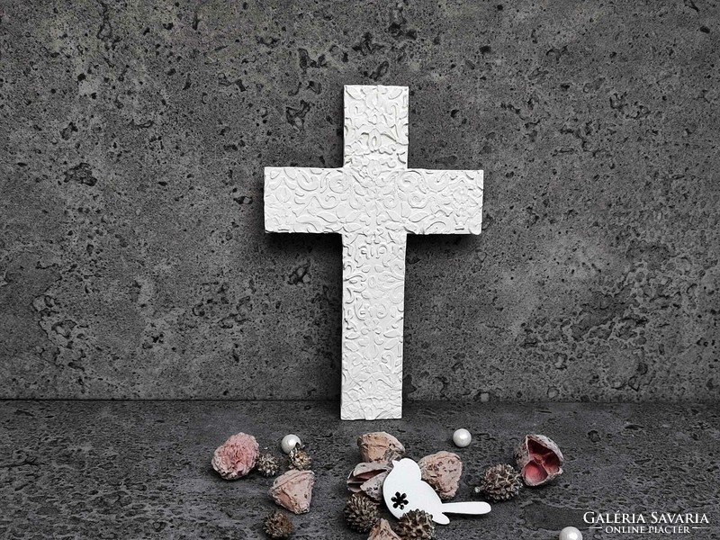 Pilipart, white handmade wall-hanging cross, 18x12 cm