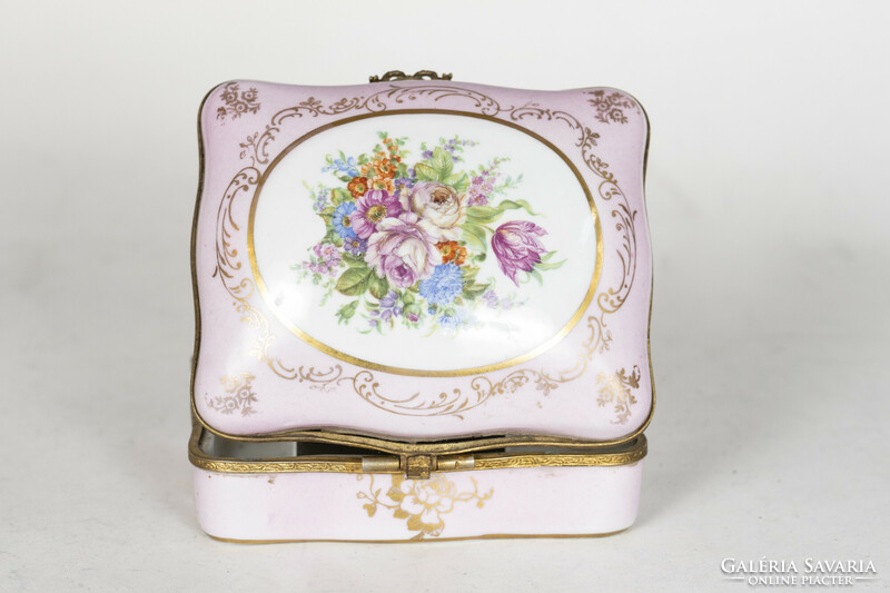 Limoges porcelán dobozka virágos dekorral