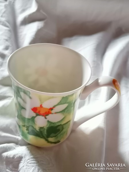 Retró, gyönyörű tavaszi virágos, tojáshéj angol teás bögre