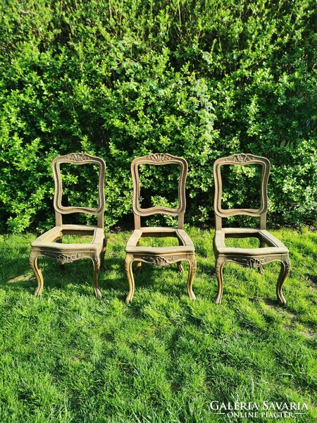 3 antique oak chairs for sale / frame / for renovation