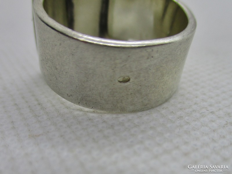 Különleges széles iparművész ezüst  gyűrű, nagyon egyedi.