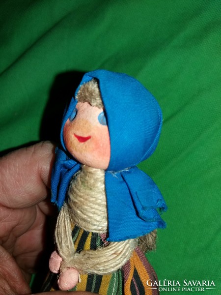 Antik népművész hajas fa - kender kóc baba játék figura bábu 17 cm a képek szerint