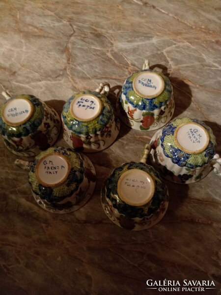 Faenza olasz kézzel festett teás csészék