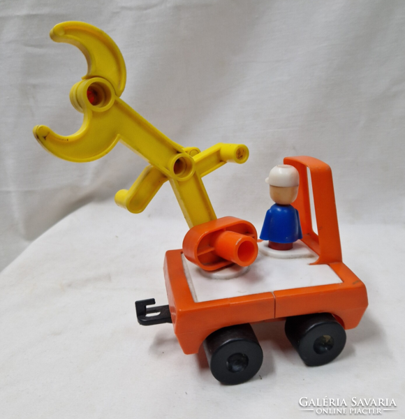 Old retro plastic toy grab machine 21 cm.