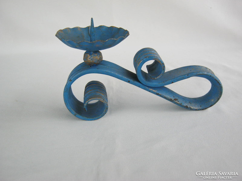 Metal candle holder