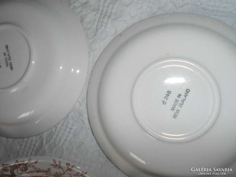 8 db  szecessziós  stíl-porcelánfajansz tányér az ár a 1 db-ra vonatkozik