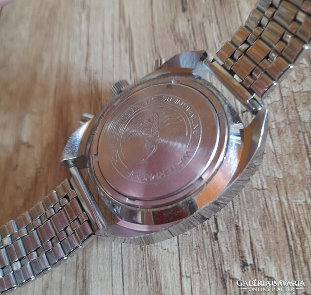 Old clothes men's watch