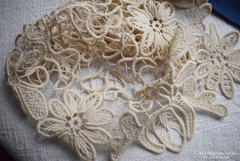 Cord lace, pointlass lace, needlework decorative tablecloth, runner, centerpiece 70 x 28 cm