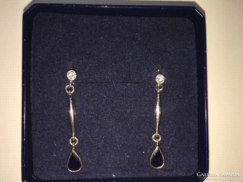 White gold sapphire and brilliant earrings