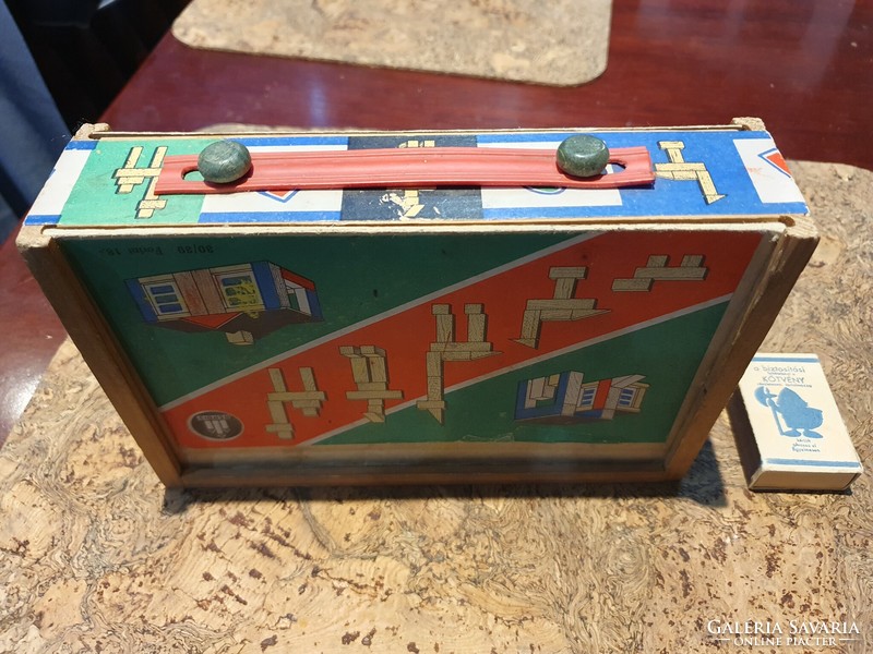 Retro berbis construction board game in a wooden box, social real cooper