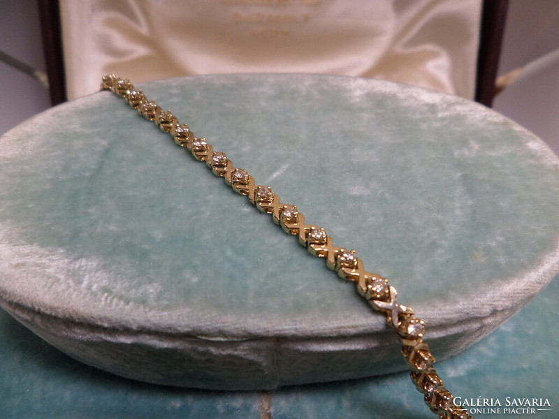 Gold bracelet / bracelet with 31 small diamonds