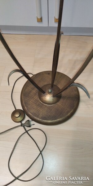 Floor lamp with antique effect