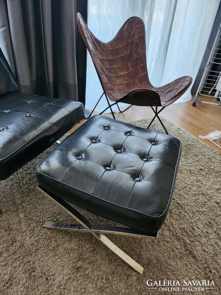 Barcelona chair with footrest