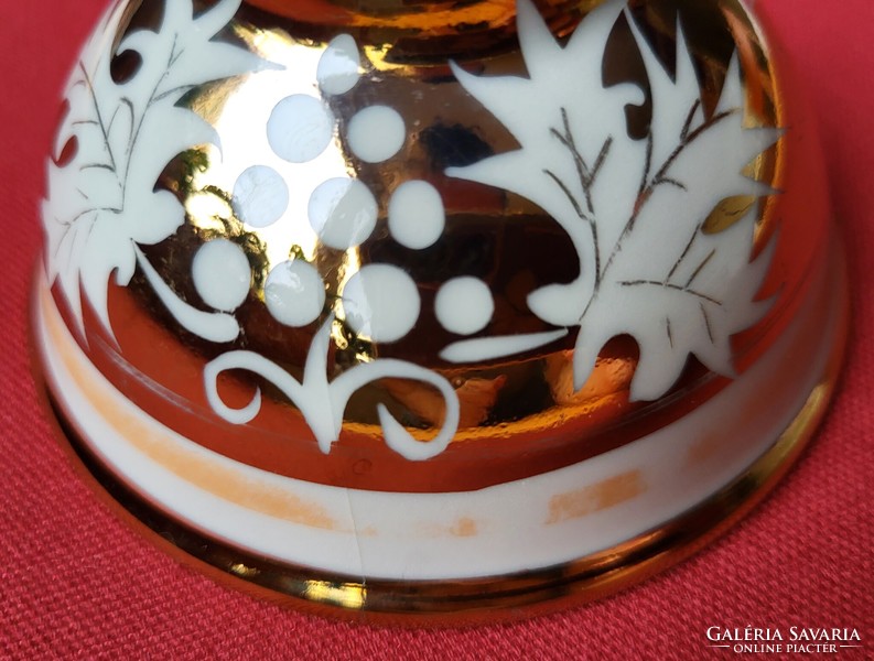 Richly gilded grape patterned porcelain bowl serving centerpiece