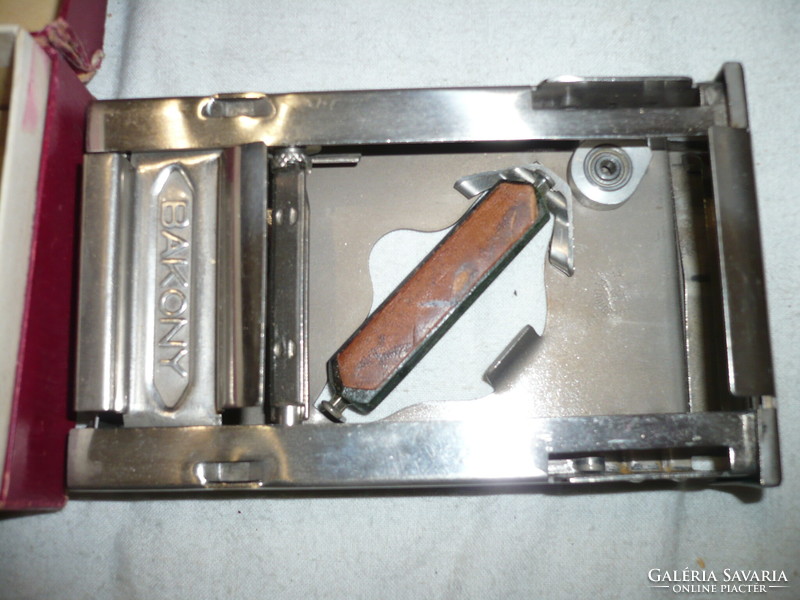 Old Bakony razor blade sharpener