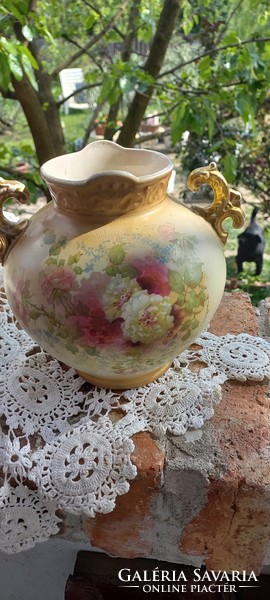 English vase - Devon - floral in the circle