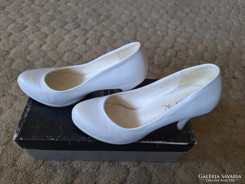 Italian white women's high heel shoes