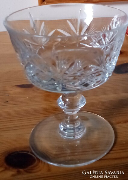 6 crystal glasses, never used 10 x 9 cm xx