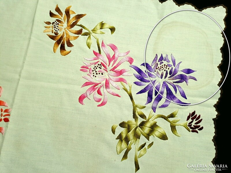 2 runner embroidered with a flower pattern, size in the pictures