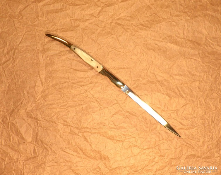 Navaja knife, from a collection. Uncut.