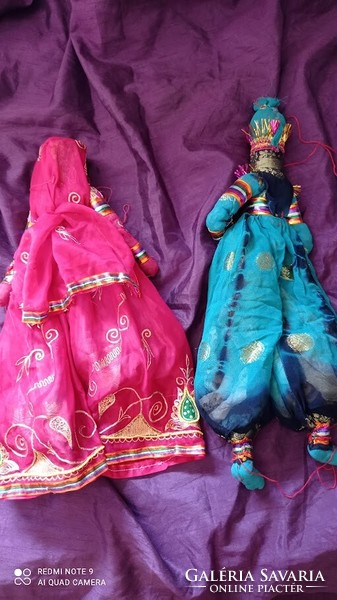 Régi marionettbábok keleti indiai bábszínház kellékei