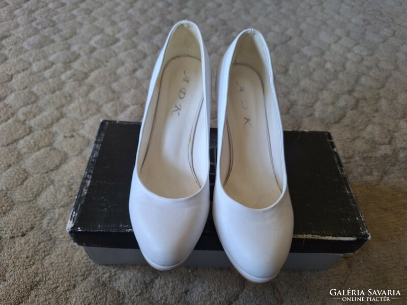 Italian white women's high heel shoes