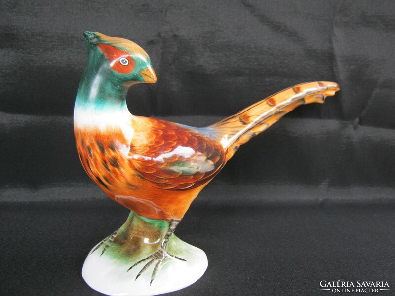 The larger size of the Bodrogkeresztúr ceramic pheasant is 25 cm