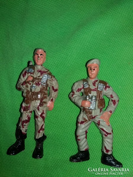 Retro tobacconist soldier warrior battery g.I.Joe gulf war figure pair 2 in one 8 cm according to the pictures
