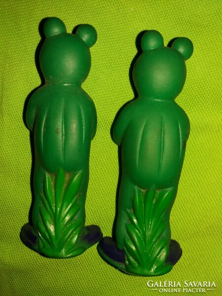 Retro traffic goods cute toy frog pair in one, 2 12 cm rubber figures in one, as shown in the pictures