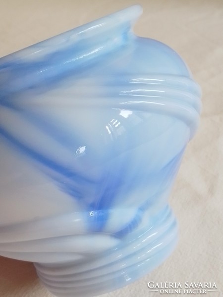 Kék fehér márvány mintás Avon üveg kaspó, gyertyatartó, mécsestartó, váza, anyagában színezett