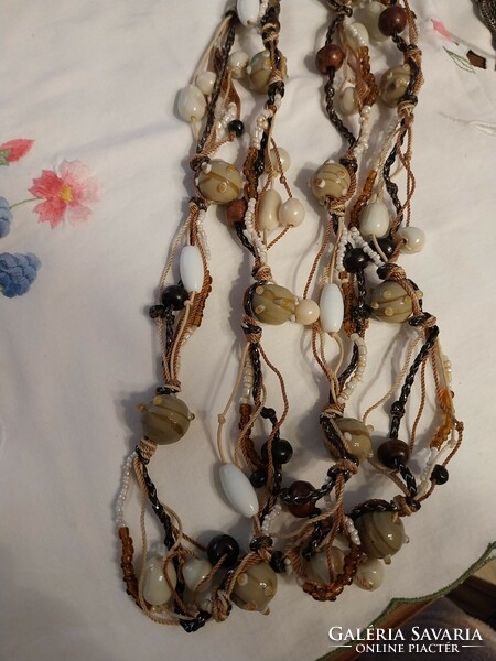Muránói gyöngyökkel  ékesített hosszú nyaklánc