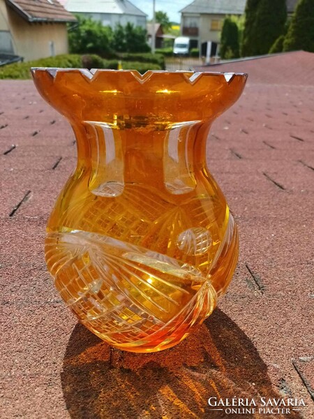 Kristály csiszolt váza Borostyán színű ólomkristály váza