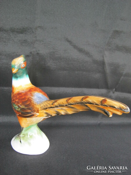 The larger size of the Bodrogkeresztúr ceramic pheasant is 25 cm