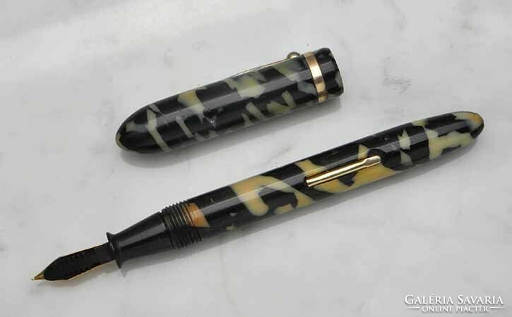 Contemporary celluloid Sheaffer fountain pen replica from the 1930s in perfect condition 1 year warranty