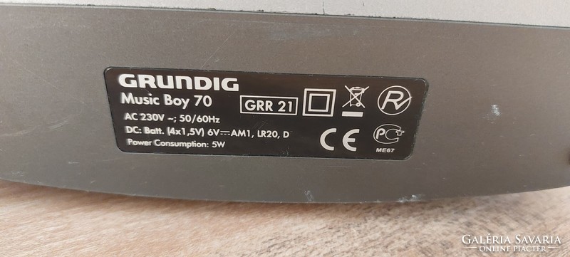 Grundig Music Boy 70 hordozható rádió, FM, KW1, KW2, MW, LW vétel,fejhallgató csatlakozós