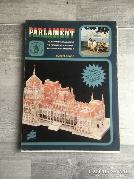 3 darab makettkivágó könyv, Parlament, Ferihegy, Operaház