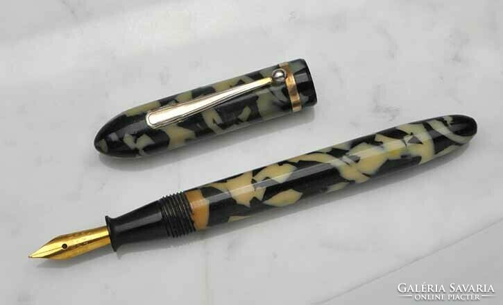 Contemporary celluloid Sheaffer fountain pen replica from the 1930s in perfect condition 1 year warranty