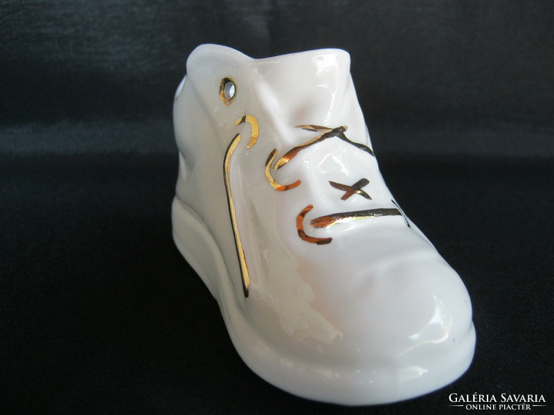 Aquincumi porcelain baby shoes