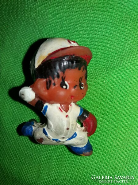 Retro trafikáru MON - CHI - CHI , MONCSICSI baseballozik, labdát dob gumi figura 5cm a képek szerint