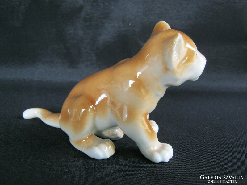 Royal Dux porcelán kölyök oroszlán
