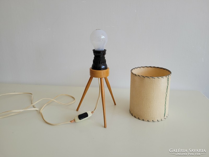 Retro 3-legged table lamp old mid century bedside lamp