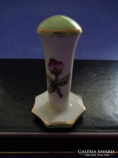 Herend porcelain butt press with butterfly