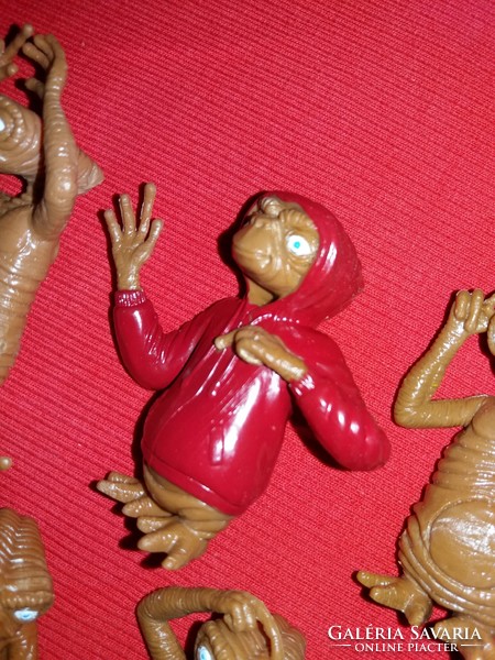 Retro Filmgyáras E.T. figuracsomag ( 5 darab 8 cm figura egyben) játék a képek szerint 2