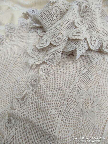 5 pieces of thread lace tablecloth