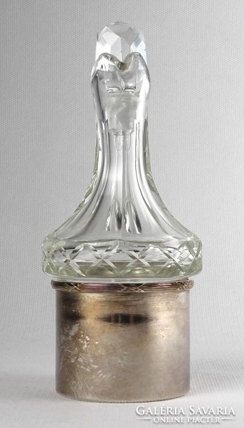 1R009 Old small ground glass oil pourer in silver plated holder