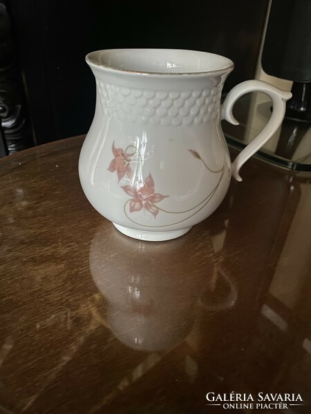 Porcelain mug with a pot belly from Hulóháza