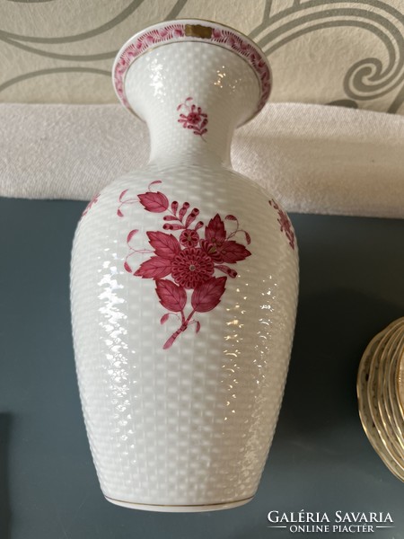 Purple basket-weave vase from Herend Apponyi
